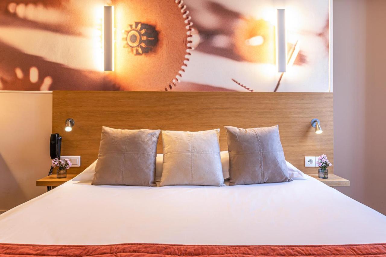 Hotel Ariane Montparnasse By Patrick Hayat Paris Luaran gambar