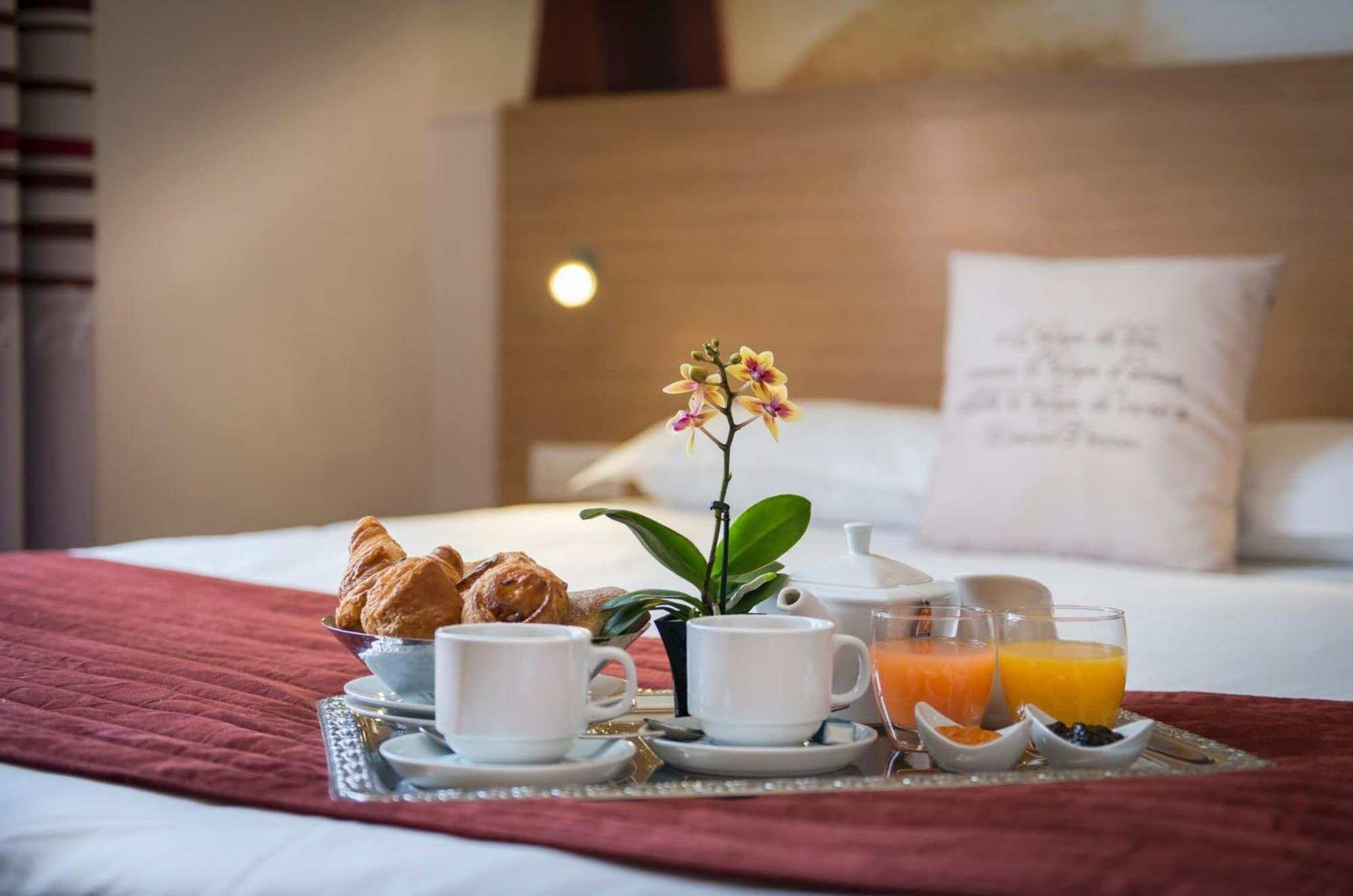 Hotel Ariane Montparnasse By Patrick Hayat Paris Luaran gambar